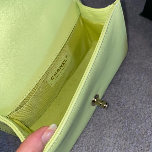 *RARE* Small Chanel Boy Flap Bag Chevron Lambskin - Picture 4 of 9